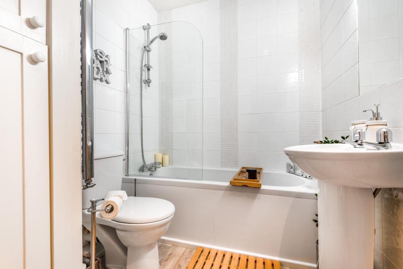 Chester City Centre Cottage, Sleeps 6 With Free Parking Buitenkant foto